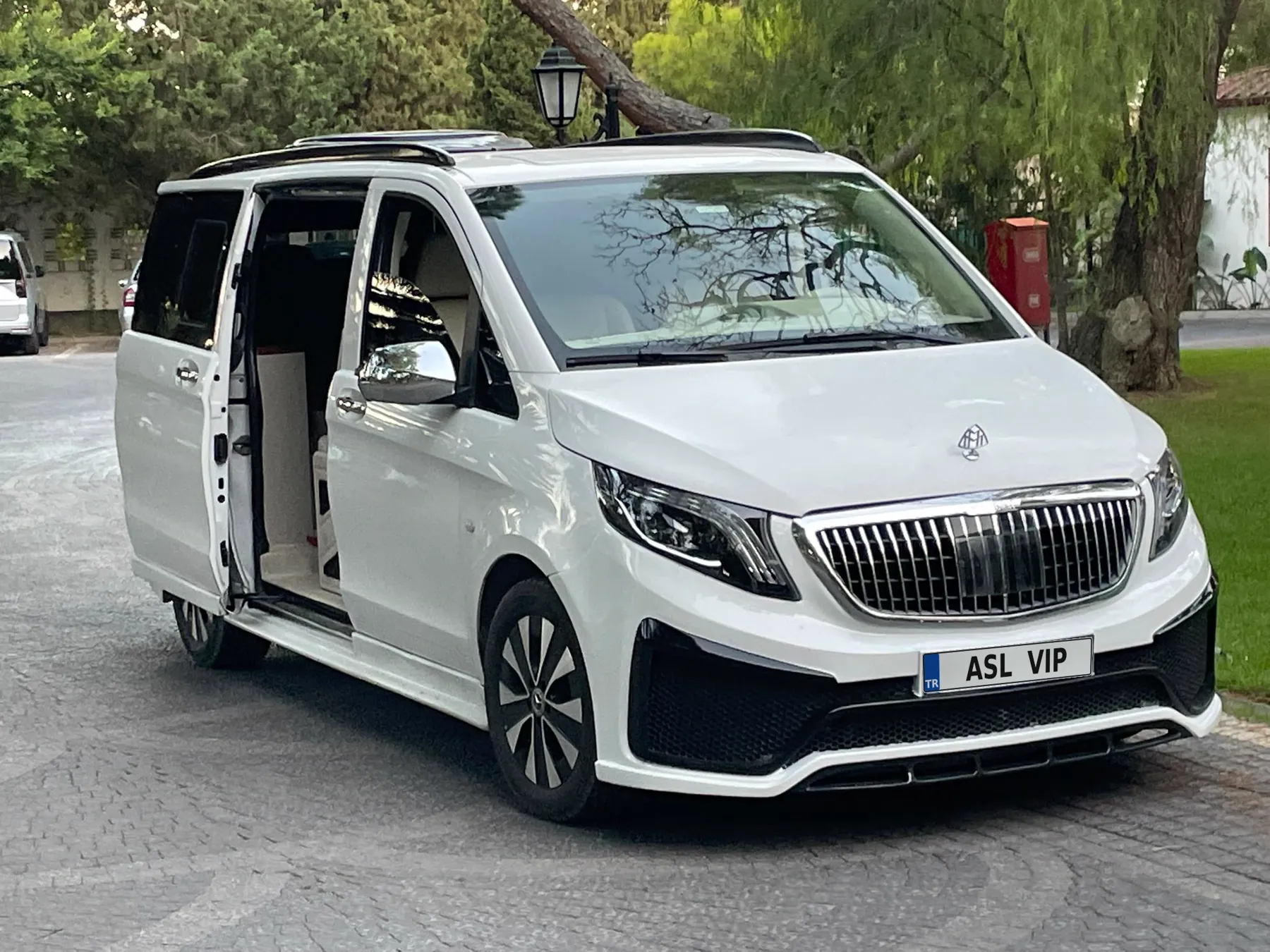 ASL VIP Transfer vehicle exterior 04