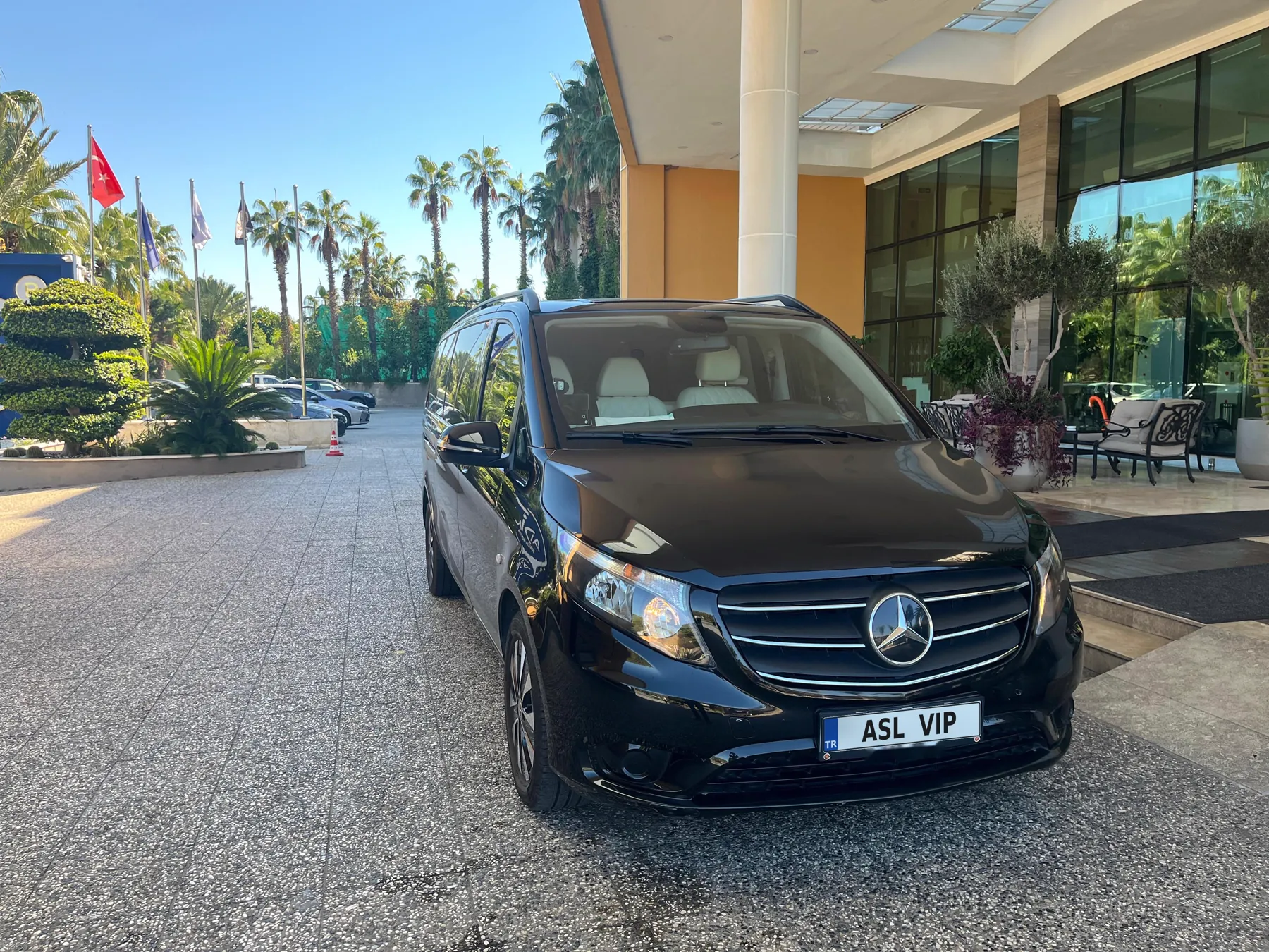 ASL VIP Transfer vehicle exterior 05