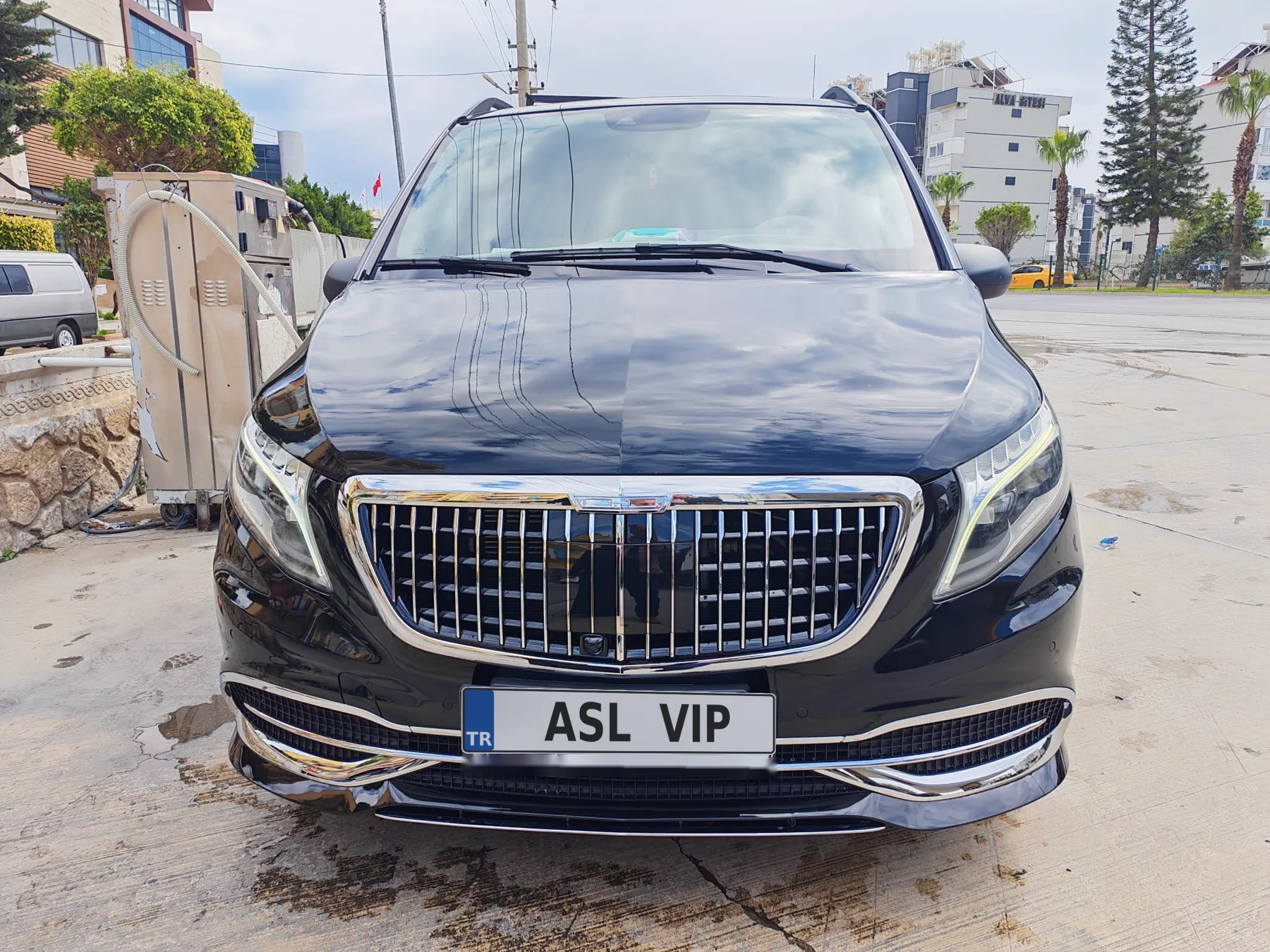ASL VIP Transfer vehicle exterior 08
