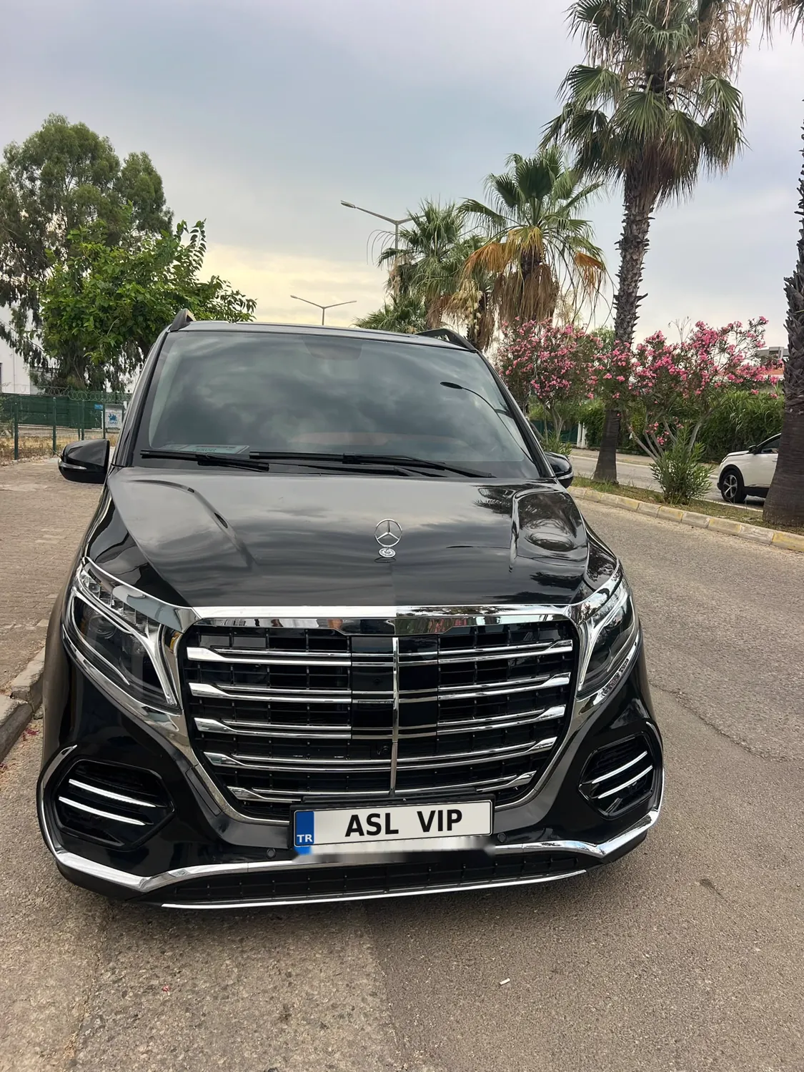 ASL VIP Transfer vehicle exterior 10