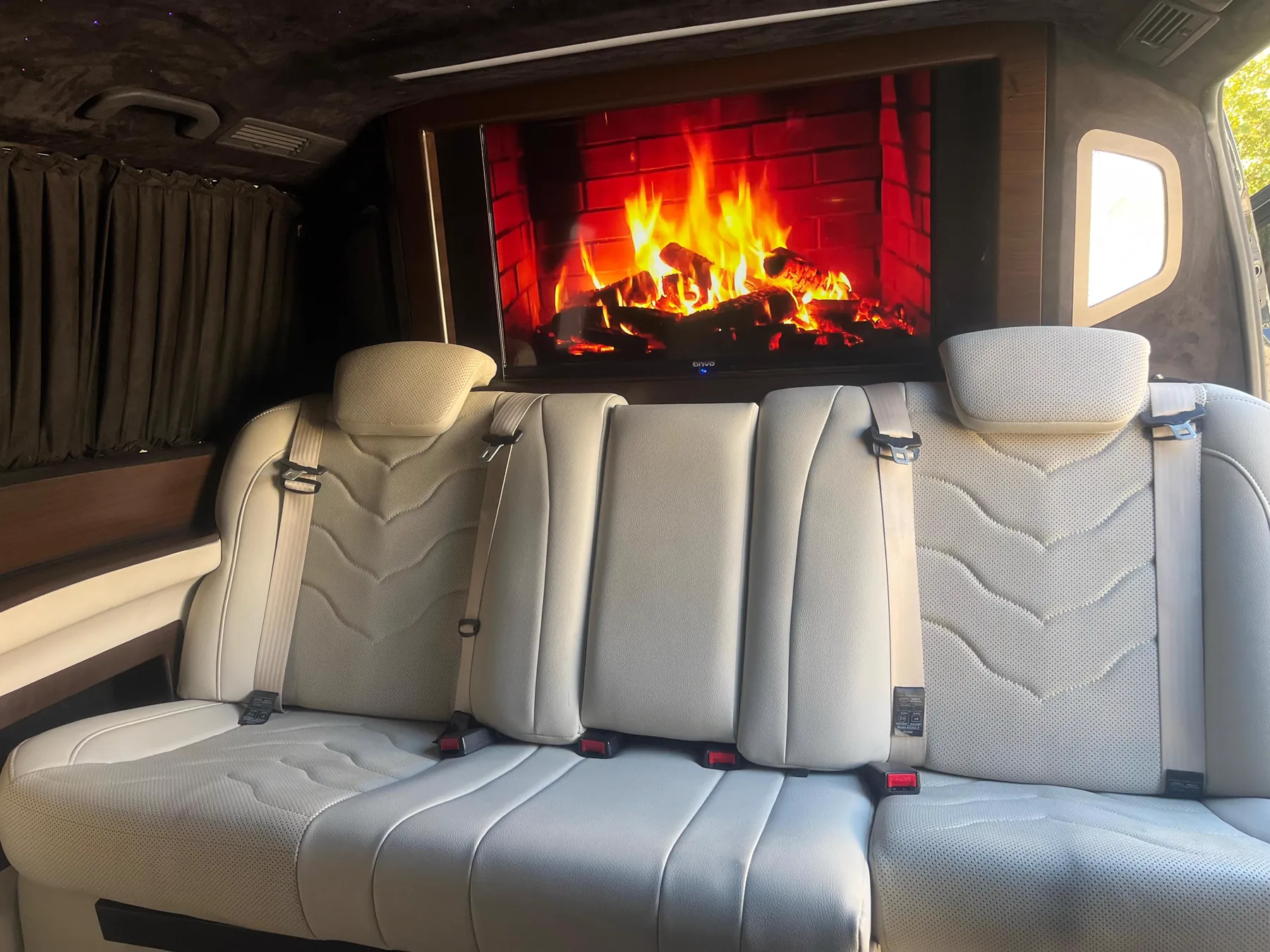 ASL VIP Transfer vehicle interior 07