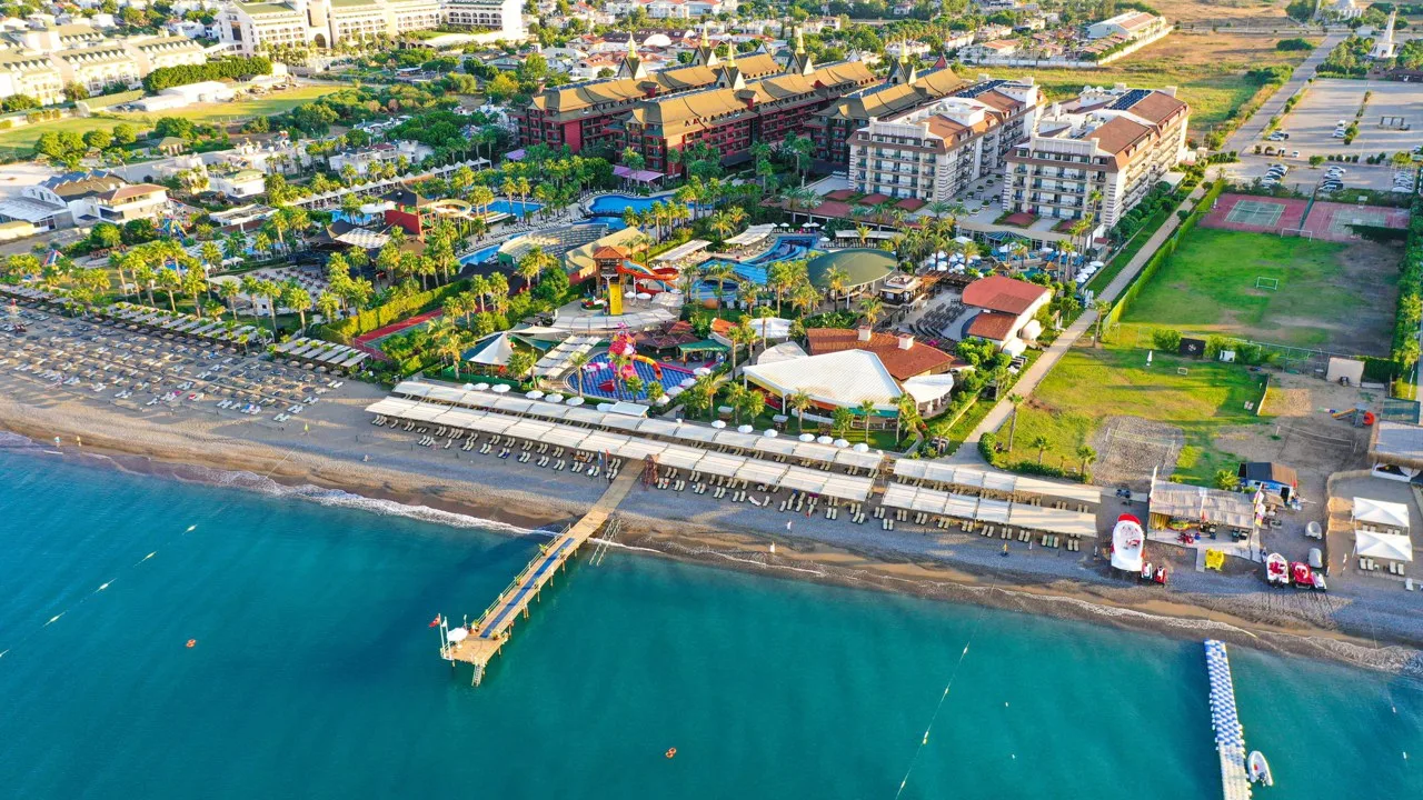 CRYSTAL FAMİLY hotel in BOĞAZİÇİ · Serik